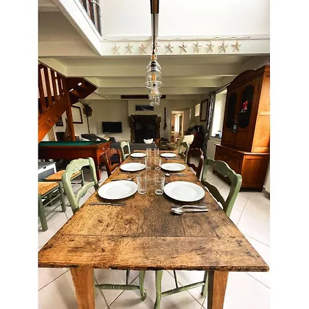 Maison Les Agapanthes. بيت ضيافة Lanmodez